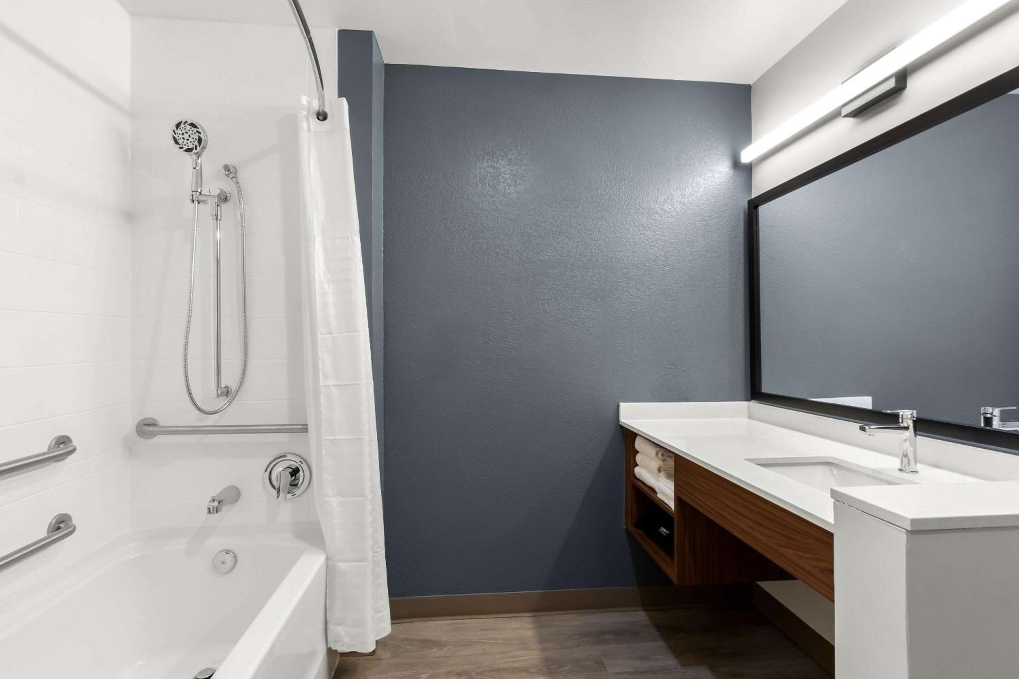 Everhome Suites Glendale Sports Entertainment District Exterior foto